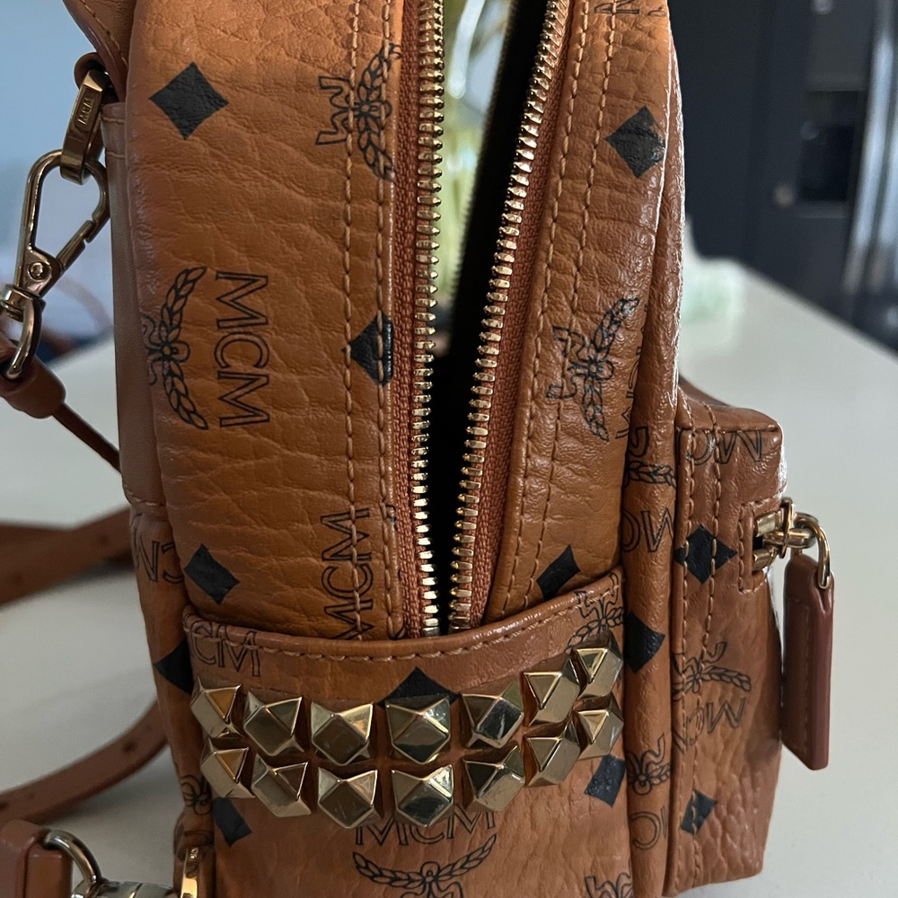 MCM Tan Leather Backpack with Black Logo - Picture 4 of 7